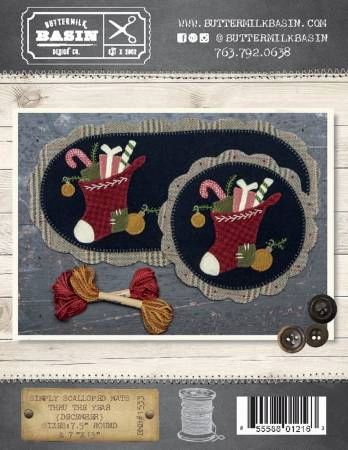 Simply Scalloped Mats Thru the Year December # BMB1533